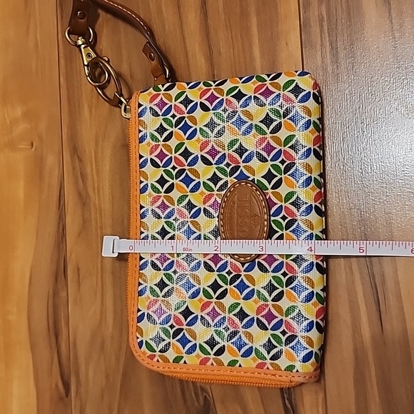 Fossil Vintage Geometric Clutch Wristlet - Picture 12 of 13